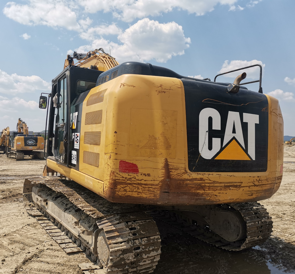 CATERPILLAR 320 E - Pelle sur chenille: photos 2 CATERPILLAR 320 E - Pelle sur chenille: photos 2