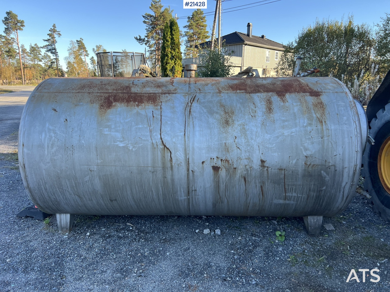 6000 liter diesel tank m/ pumpe og teller - Cuve de stockage: photos 2 6000 liter diesel tank m/ pumpe og teller - Cuve de stockage: photos 2