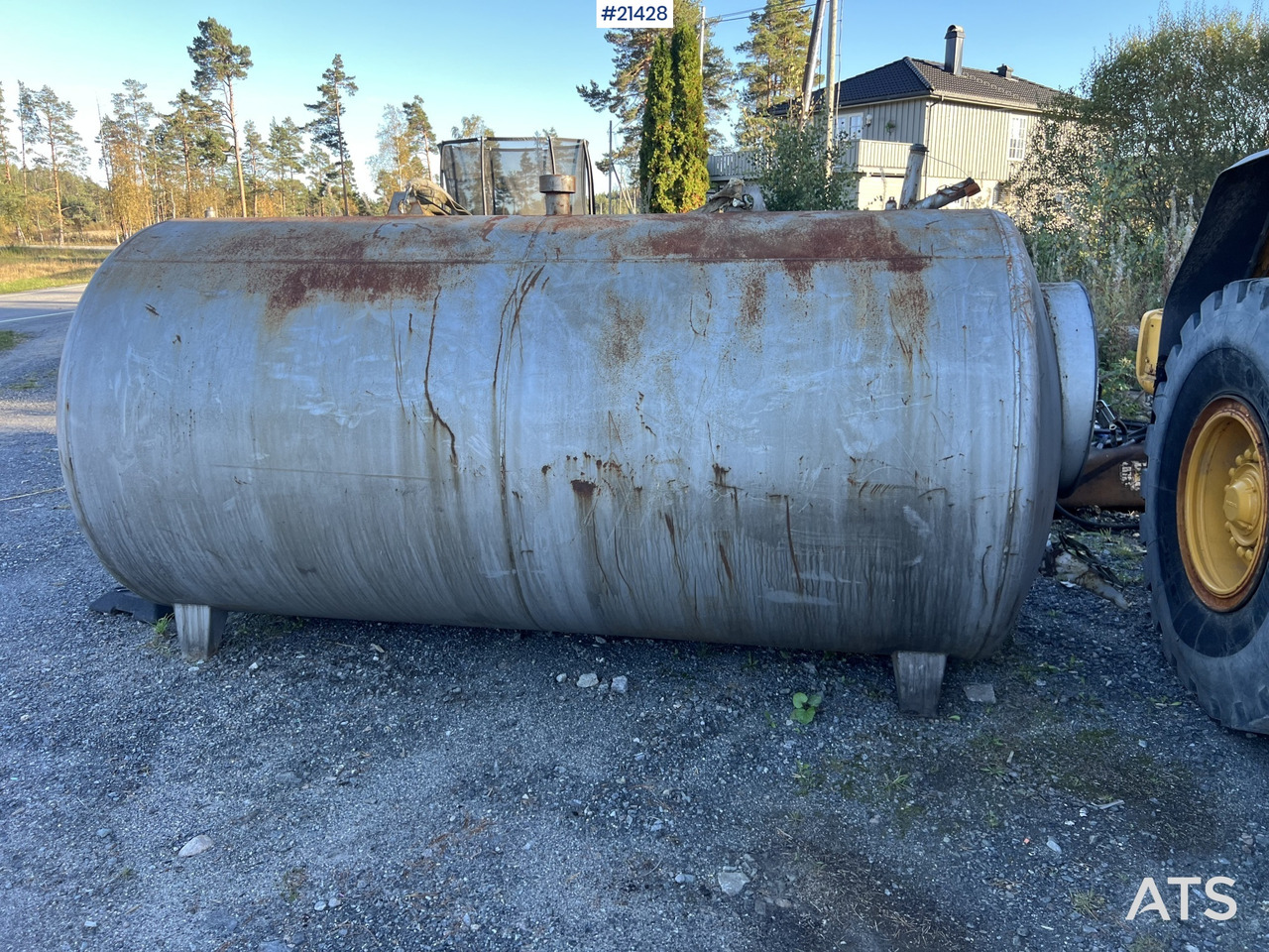 6000 liter diesel tank m/ pumpe og teller - Cuve de stockage: photos 1 6000 liter diesel tank m/ pumpe og teller - Cuve de stockage: photos 1
