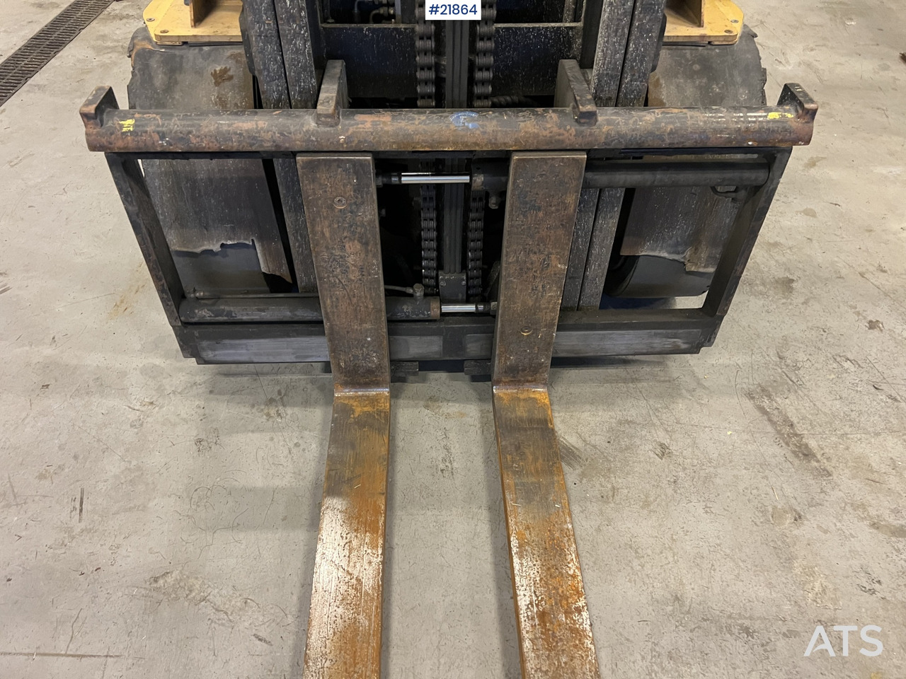 CAT DP30N truck - Chariot élévateur diesel: photos 3 CAT DP30N truck - Chariot élévateur diesel: photos 3