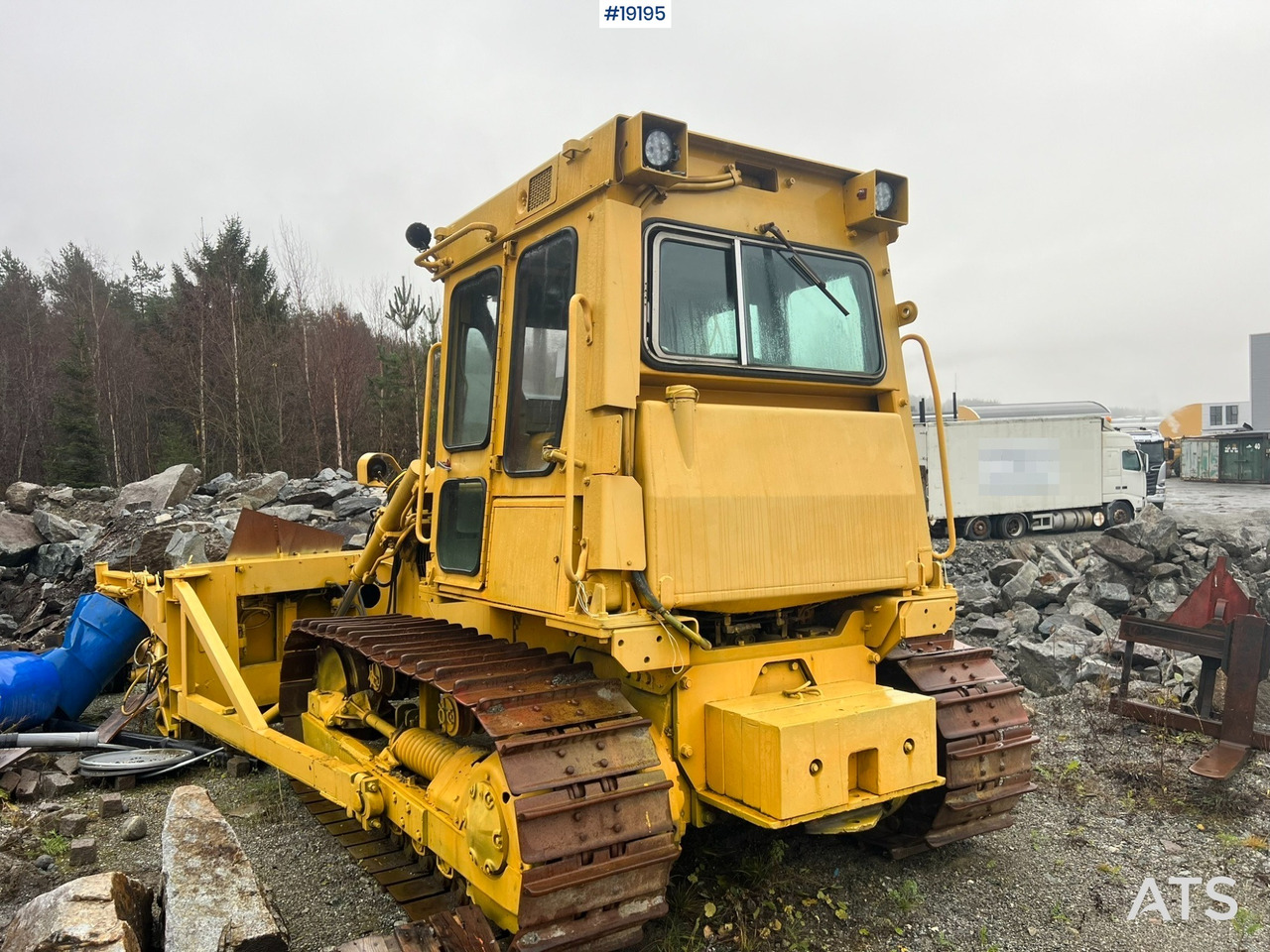 Caterpillar D5B - Bulldozer: photos 1 Caterpillar D5B - Bulldozer: photos 1