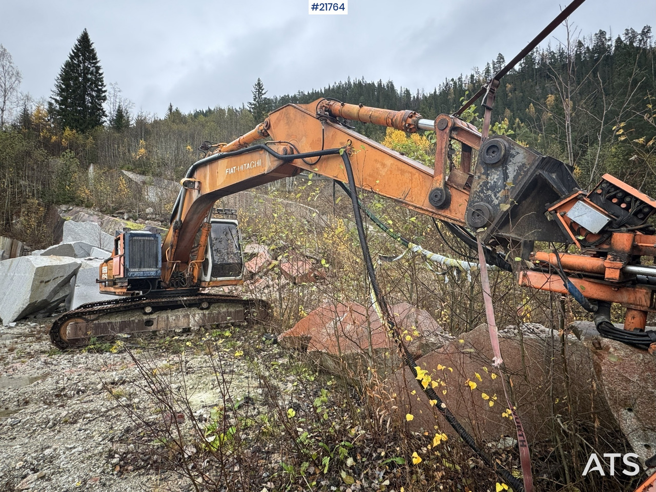 Hitachi Ca 1988 Hitachi FH220LC graver selges som rep.objekt. Ikke kjørbar. - Pelle sur chenille: photos 4 Hitachi Ca 1988 Hitachi FH220LC graver selges som rep.objekt. Ikke kjørbar. - Pelle sur chenille: photos 4