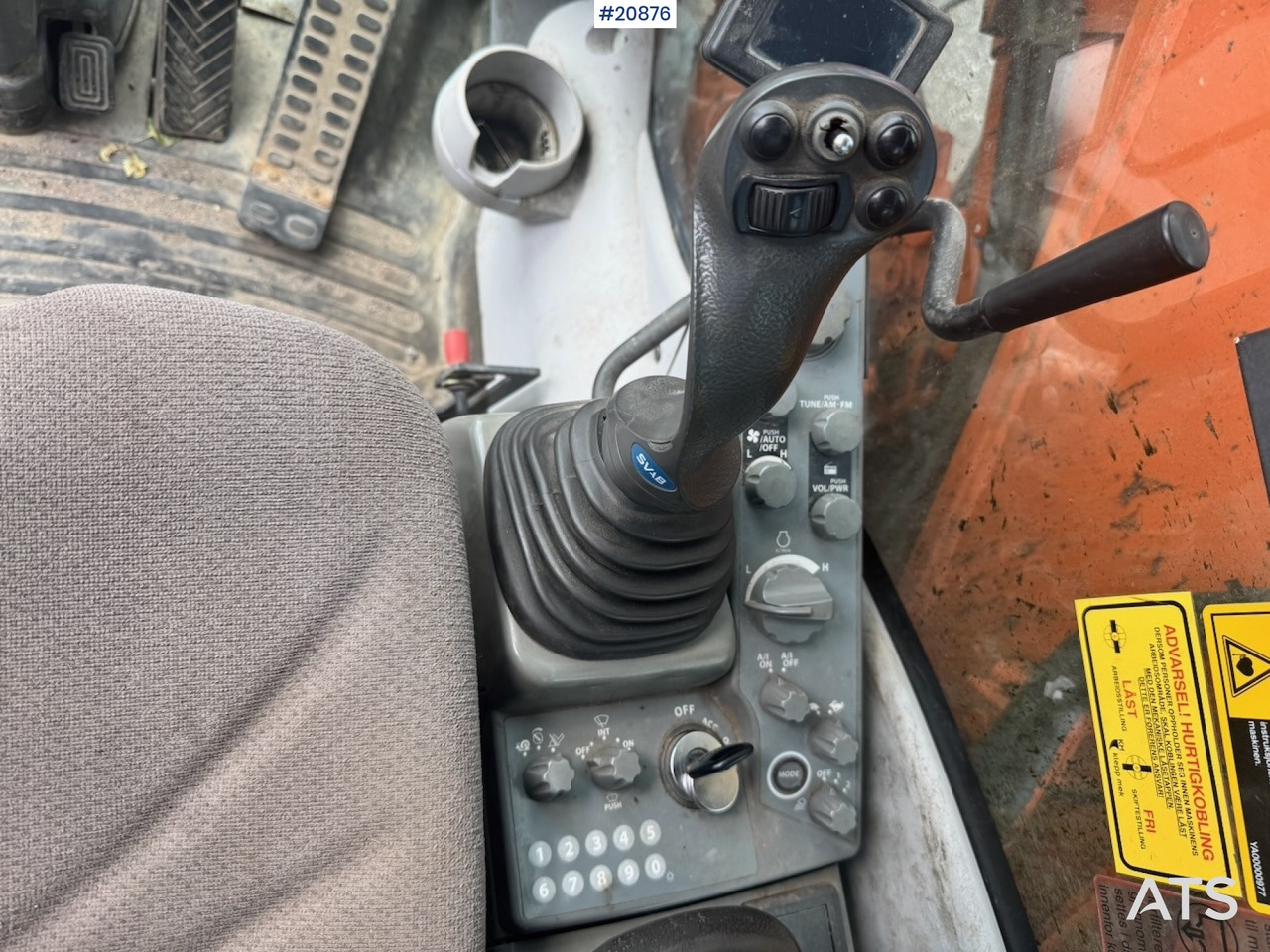 Pelle sur pneus Hitachi ZX140W-5B: photos 31
