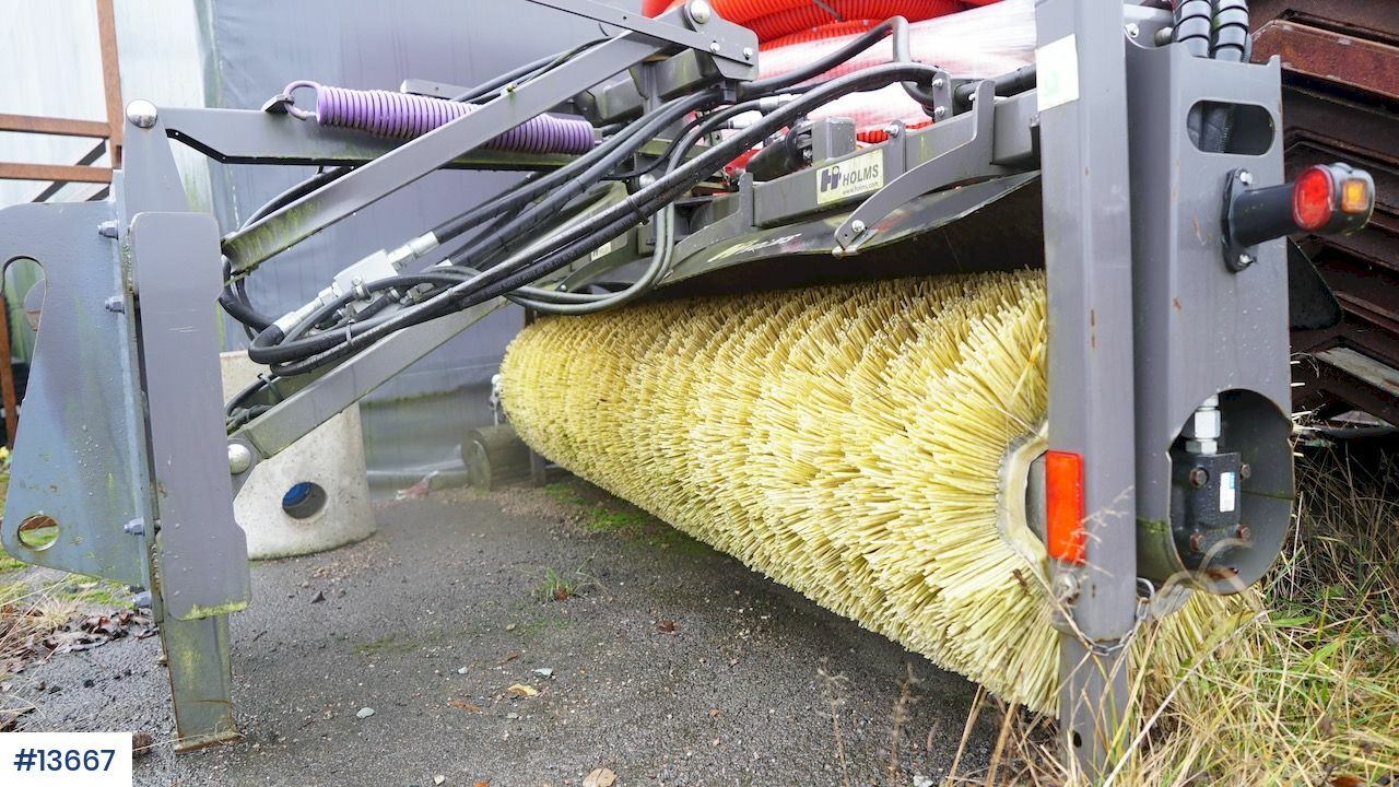 Holms SL 2.5 - Brosse pour Engins de chantier: photos 5 Holms SL 2.5 - Brosse pour Engins de chantier: photos 5