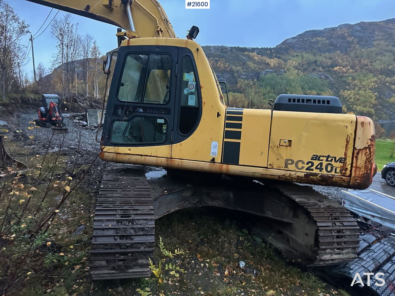 Komatsu PC240LC gravemaskin - Pelle sur chenille: photos 5 Komatsu PC240LC gravemaskin - Pelle sur chenille: photos 5