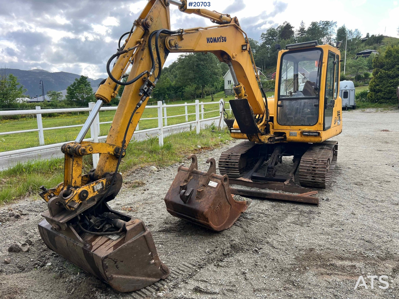 Pelle Komatsu PC75: photos 12