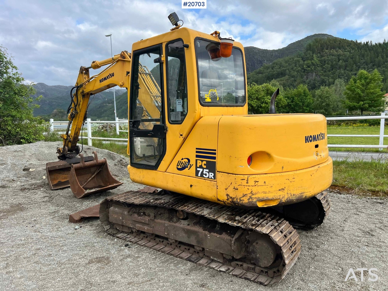 Pelle Komatsu PC75: photos 22