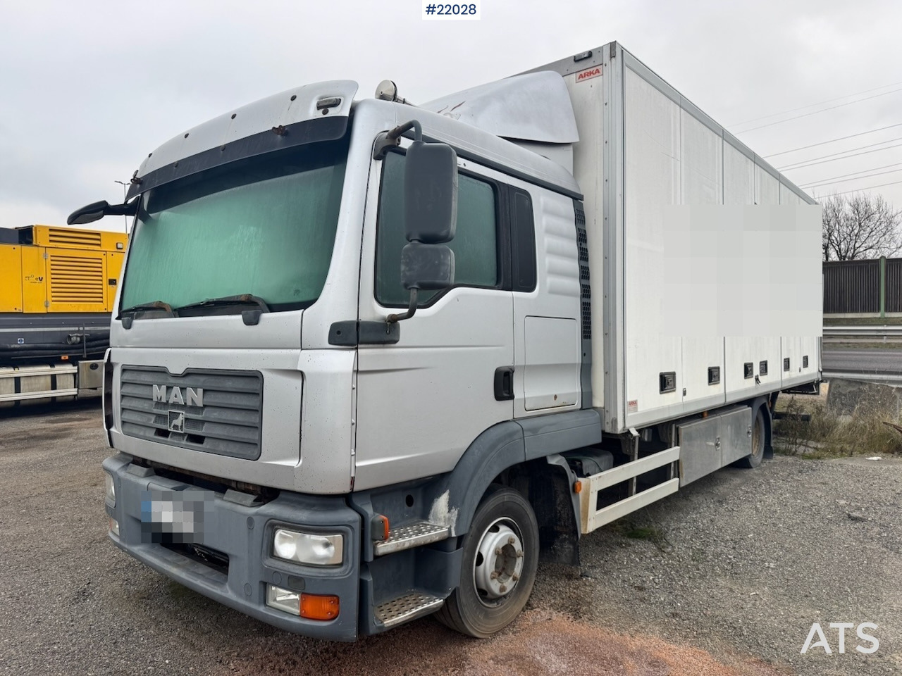 MAN 2008 MAN TGL 12.210 4x2 Skapbil m/ full sideåpning - Camion fourgon: photos 1 MAN 2008 MAN TGL 12.210 4x2 Skapbil m/ full sideåpning - Camion fourgon: photos 1