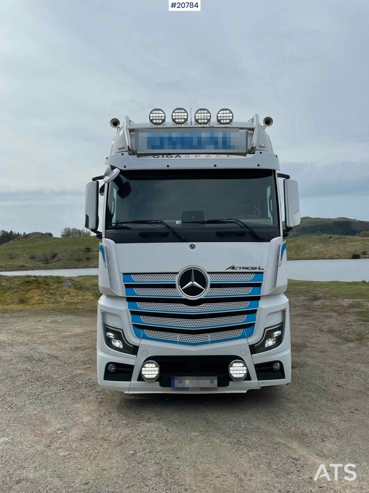 Mercedes Actros - Camion fourgon: photos 2 Mercedes Actros - Camion fourgon: photos 2