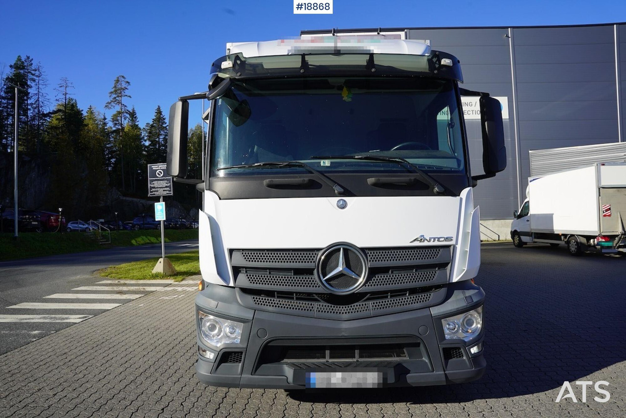 Mercedes Antos - Camion fourgon: photos 3 Mercedes Antos - Camion fourgon: photos 3