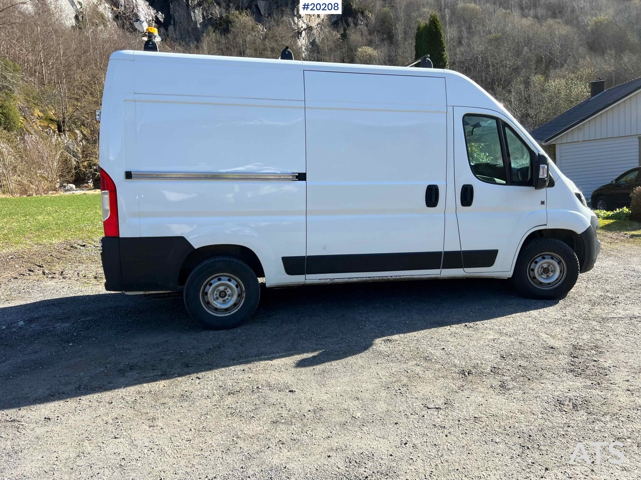 Fourgon utilitaire PEUGEOT Boxer: photos 12