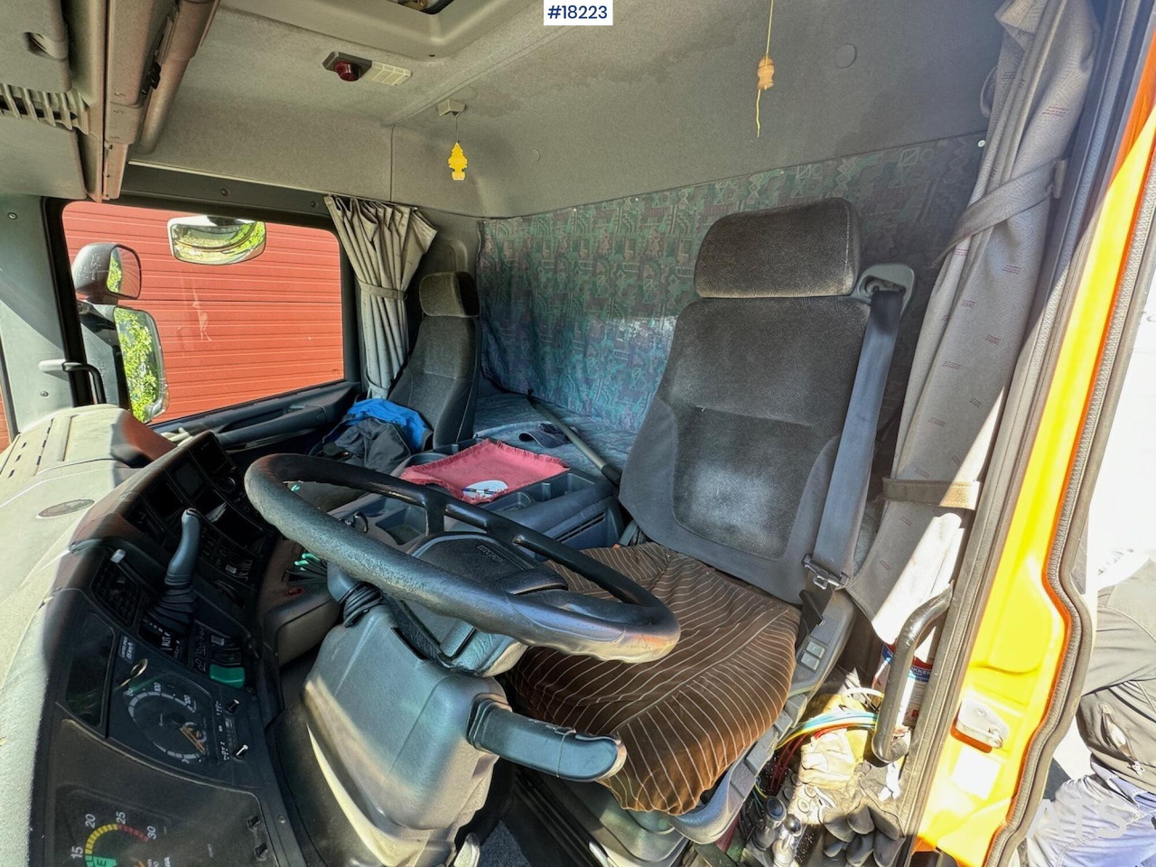 Camion ampliroll Scania 124G: photos 24