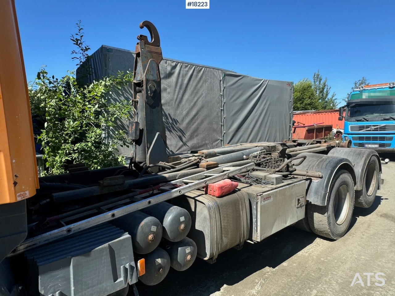 Camion ampliroll Scania 124G: photos 17