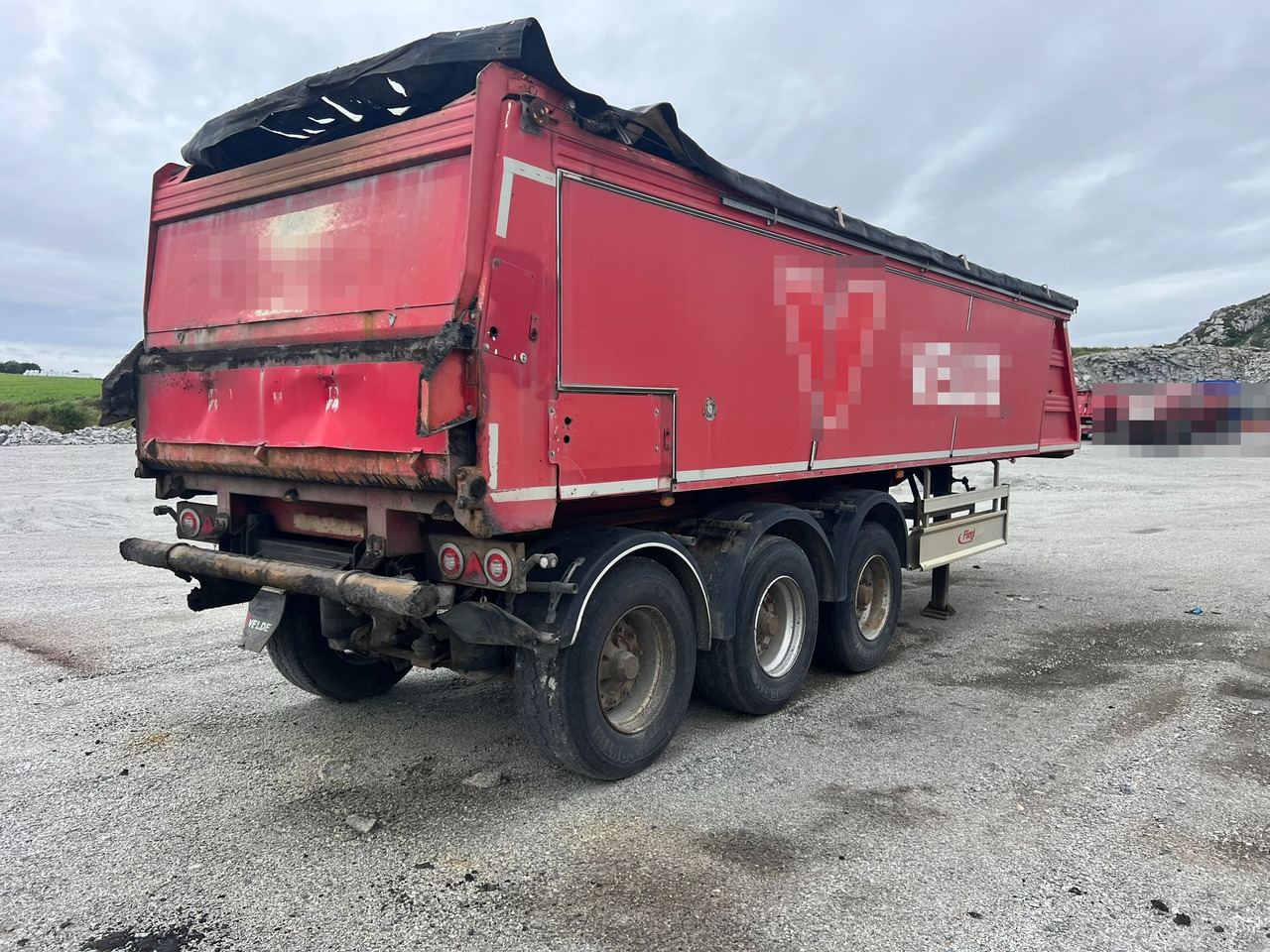 Fliegl Fahrzeugbau ass 372 Asfalt semi m/ Push off system og El.kapell - Semi-remorque, Travaux routiers: photos 2 Fliegl Fahrzeugbau ass 372 Asfalt semi m/ Push off system og El.kapell - Semi-remorque, Travaux routiers: photos 2