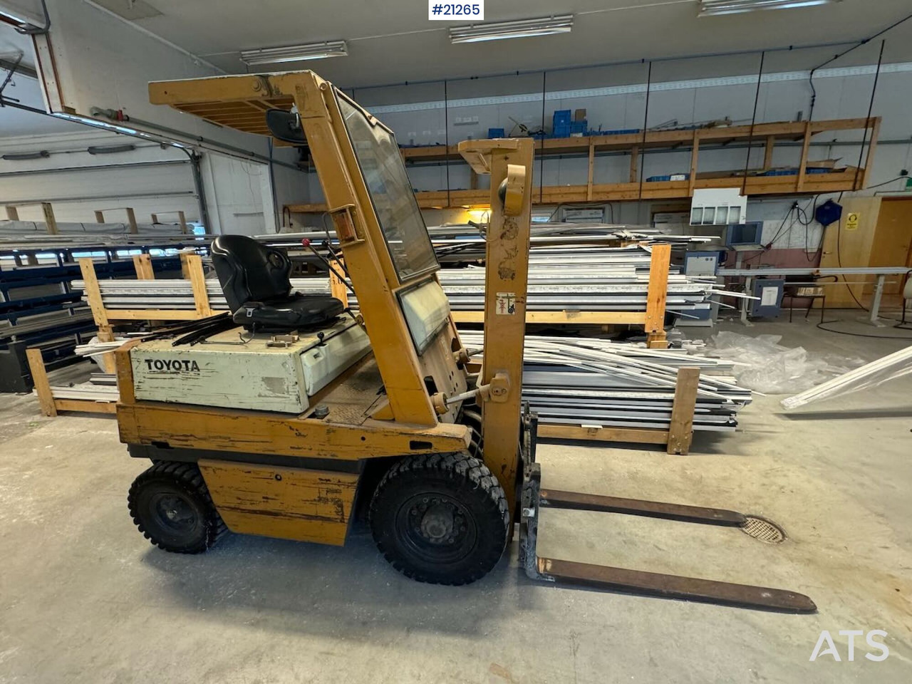 Toyota 3FB25 - Chariot élévateur électrique: photos 2 Toyota 3FB25 - Chariot élévateur électrique: photos 2