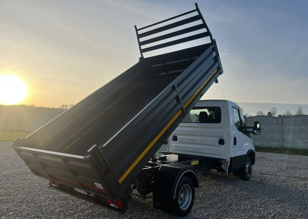 Iveco Daily - Utilitaire benne: photos 4 Iveco Daily - Utilitaire benne: photos 4