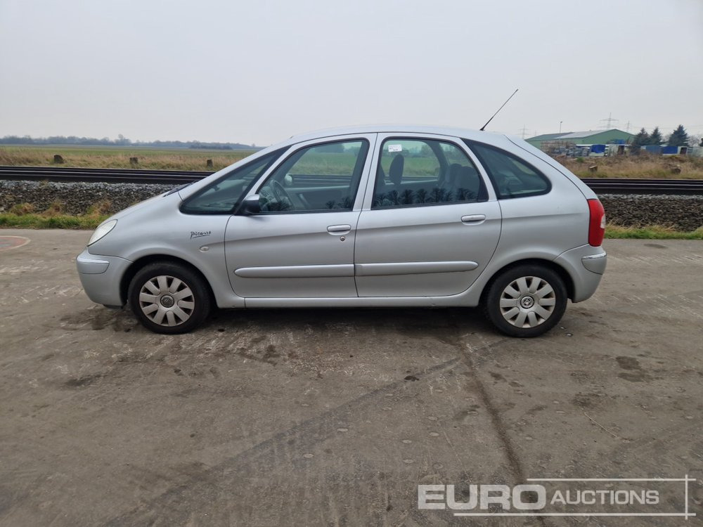 2004 Citroen Xsara Picasso - Voiture: photos 2 2004 Citroen Xsara Picasso - Voiture: photos 2