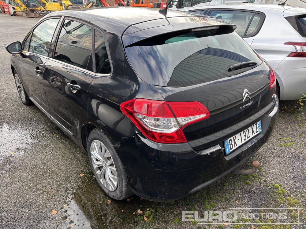 2011 Citreon C4 - Voiture: photos 2 2011 Citreon C4 - Voiture: photos 2