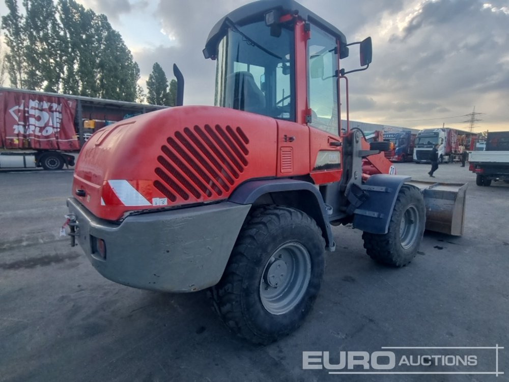 2011 Takeuchi TW10 - Chargeuse sur pneus: photos 5 2011 Takeuchi TW10 - Chargeuse sur pneus: photos 5