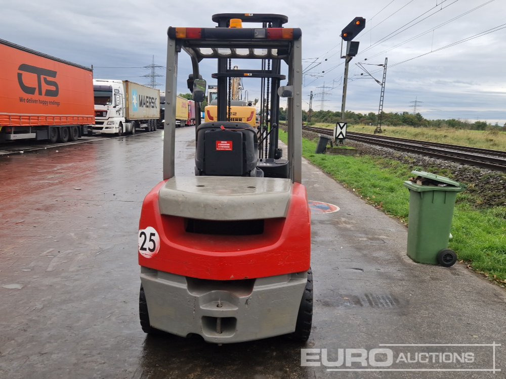 2011 Toyota D52-8FD30 - Chariot élévateur: photos 4 2011 Toyota D52-8FD30 - Chariot élévateur: photos 4