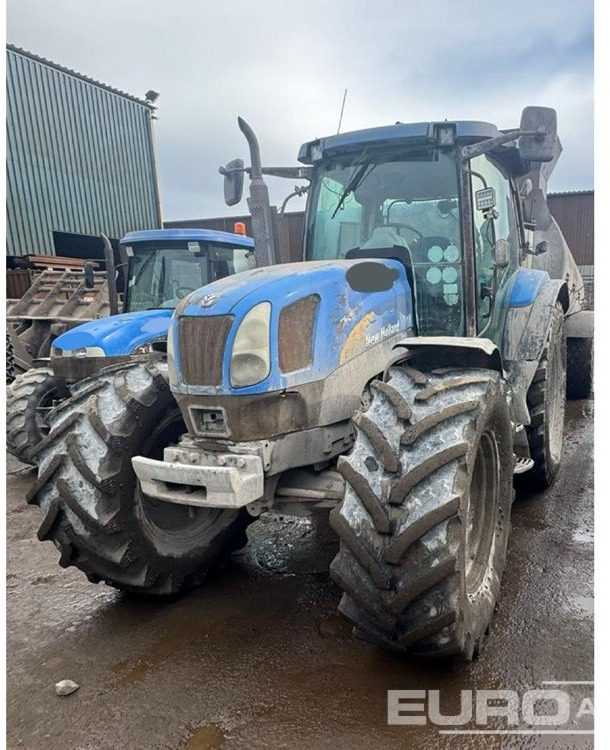 2013 New Holland T6030 - Tracteur agricole: photos 1 2013 New Holland T6030 - Tracteur agricole: photos 1