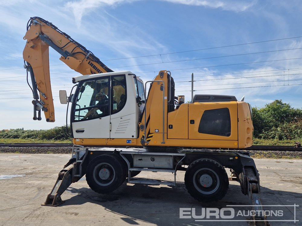 2014 Liebherr LH22M - Pelle sur pneus: photos 2 2014 Liebherr LH22M - Pelle sur pneus: photos 2