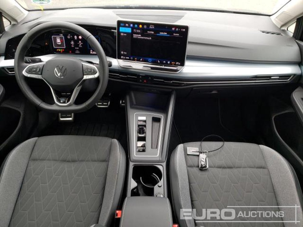 2025 Volkswagen Golf - Voiture: photos 3 2025 Volkswagen Golf - Voiture: photos 3
