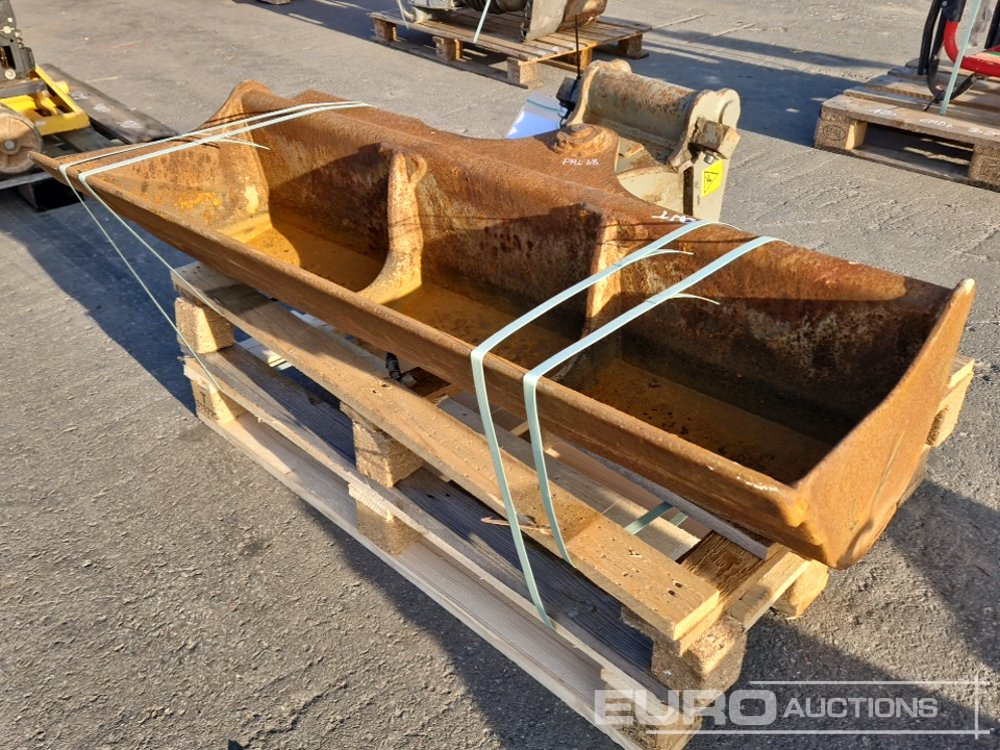 Arden 51" Tilt Ditching Bucket - Godet: photos 4 Arden 51" Tilt Ditching Bucket - Godet: photos 4
