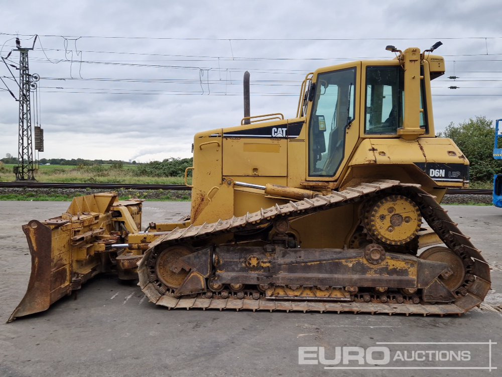 CAT D6N LGP - Bulldozer: photos 2 CAT D6N LGP - Bulldozer: photos 2