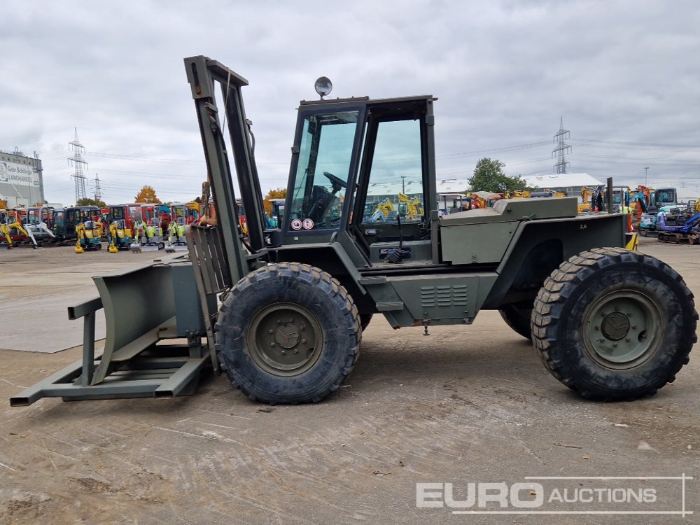 Climax 2.8 Ton Rough Terrain Forklift, 2 Stage Mast, Snowblade - Chariot tout terrain: photos 2 Climax 2.8 Ton Rough Terrain Forklift, 2 Stage Mast, Snowblade - Chariot tout terrain: photos 2