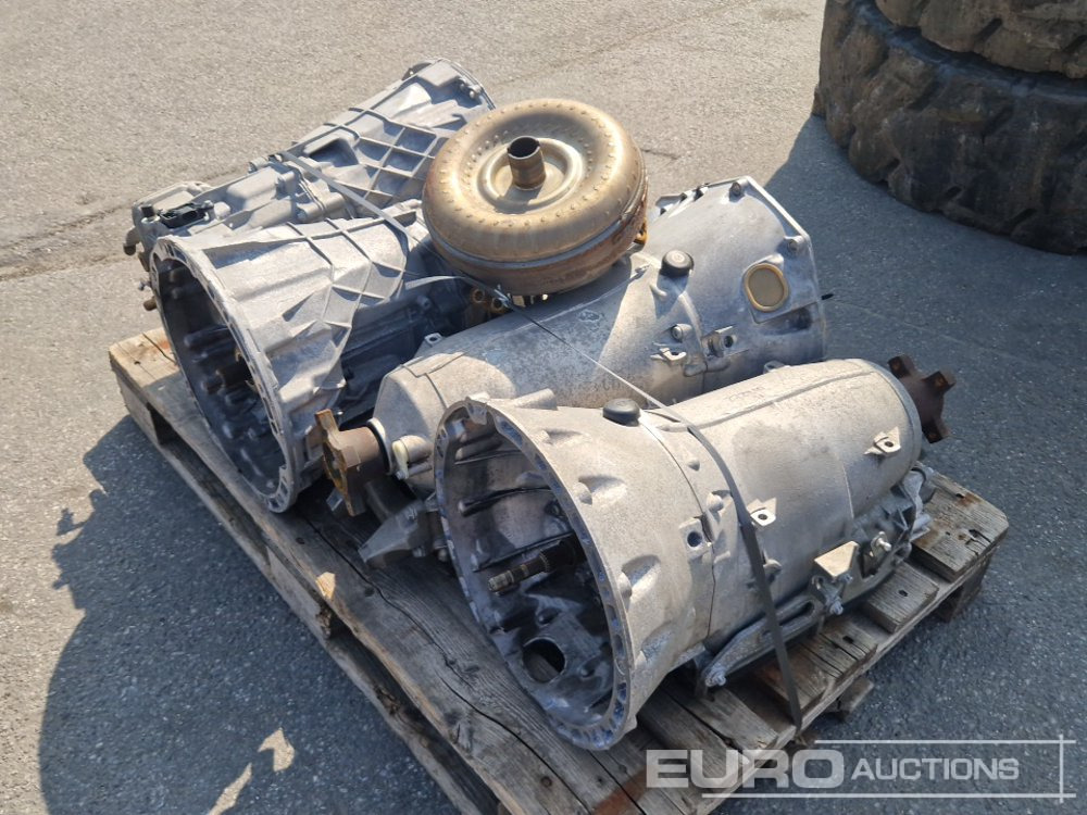 Gearboxes (4 of) - Moteur: photos 3 Gearboxes (4 of) - Moteur: photos 3