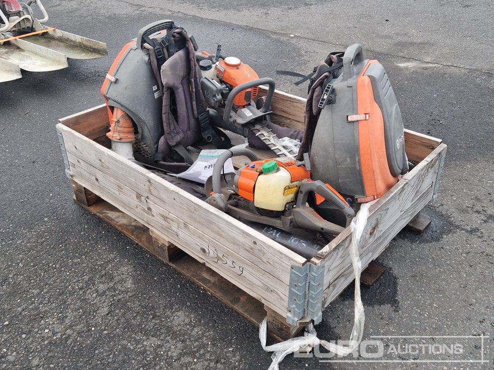 Husqvarna Leaf Blower (2 of) + Hedge Trimmer - Matériel de chantier: photos 3 Husqvarna Leaf Blower (2 of) + Hedge Trimmer - Matériel de chantier: photos 3