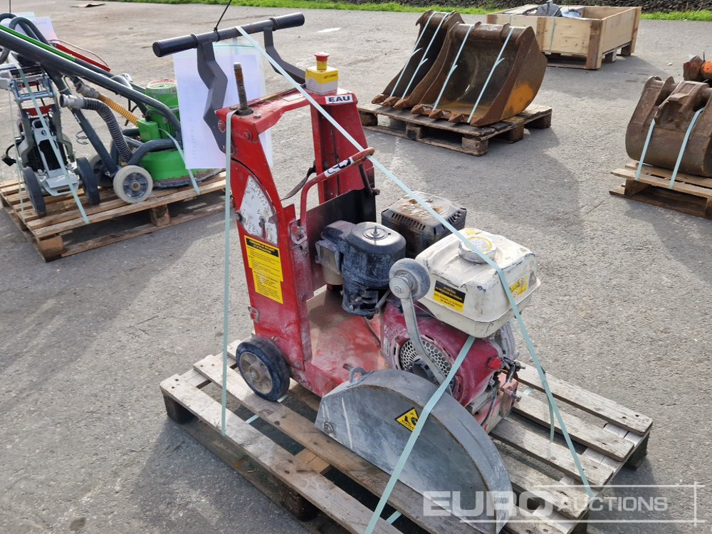 Husqvarna Walk Behind Asphalt Saw - Travaux routiers: photos 3 Husqvarna Walk Behind Asphalt Saw - Travaux routiers: photos 3