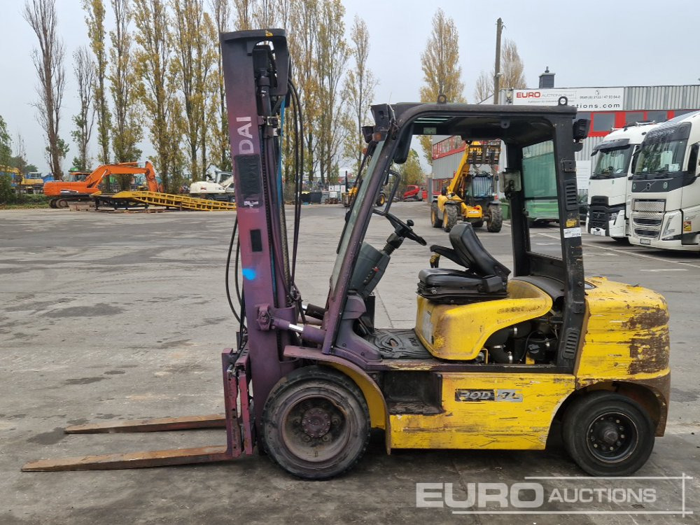 Hyundai Diesel Forklift, 2 Stage Mast, Forks - Chariot élévateur diesel: photos 2 Hyundai Diesel Forklift, 2 Stage Mast, Forks - Chariot élévateur diesel: photos 2