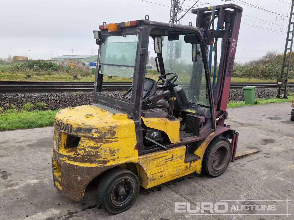 Hyundai Diesel Forklift, 2 Stage Mast, Forks - Chariot élévateur diesel: photos 4 Hyundai Diesel Forklift, 2 Stage Mast, Forks - Chariot élévateur diesel: photos 4
