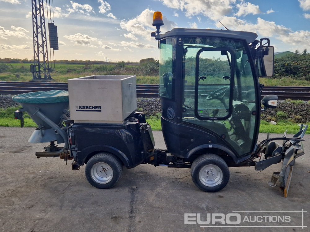 Kärcher Utility Vehicle with Snow Blade, Spreader ( Will be sold after Lot 128 in Ring 1) - Engin de déneigement: photos 5 Kärcher Utility Vehicle with Snow Blade, Spreader ( Will be sold after Lot 128 in Ring 1) - Engin de déneigement: photos 5