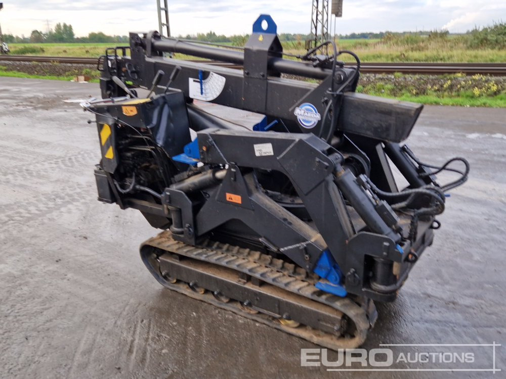 Maeda Tracked Mini Crane - Mini grue: photos 3 Maeda Tracked Mini Crane - Mini grue: photos 3