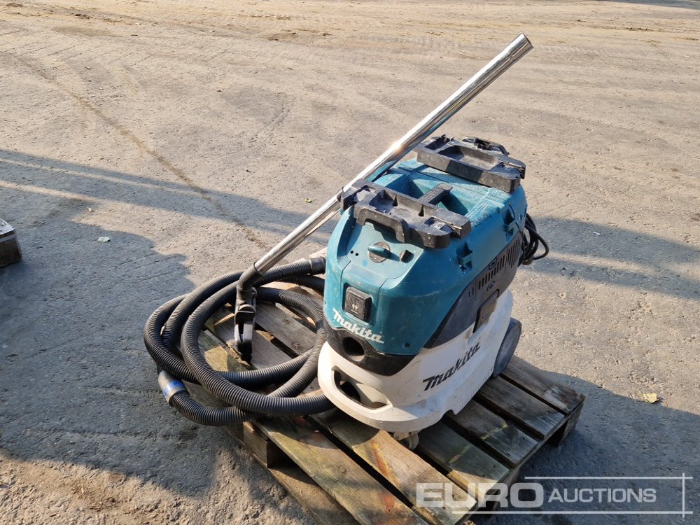 Makita VC4210L Vacuum Cleaner - Matériel de chantier: photos 2 Makita VC4210L Vacuum Cleaner - Matériel de chantier: photos 2