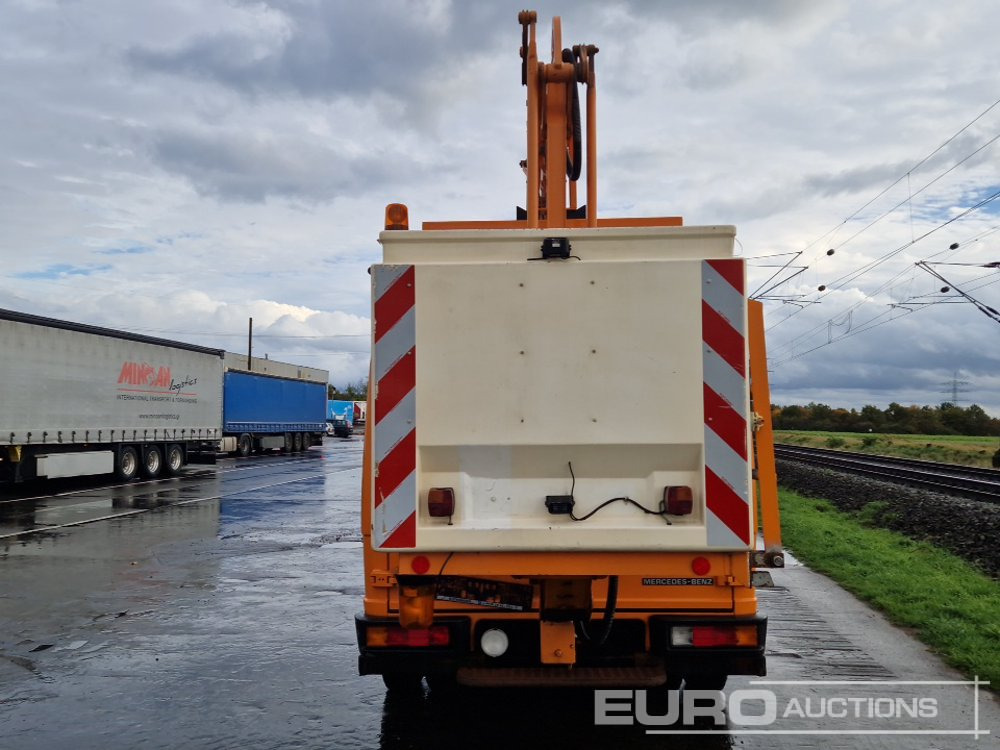 Mercedes 612D - Camion avec nacelle: photos 4 Mercedes 612D - Camion avec nacelle: photos 4
