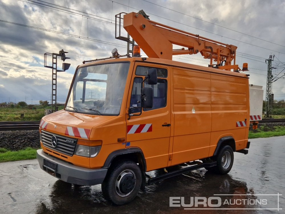 Mercedes 612D - Camion avec nacelle: photos 1 Mercedes 612D - Camion avec nacelle: photos 1