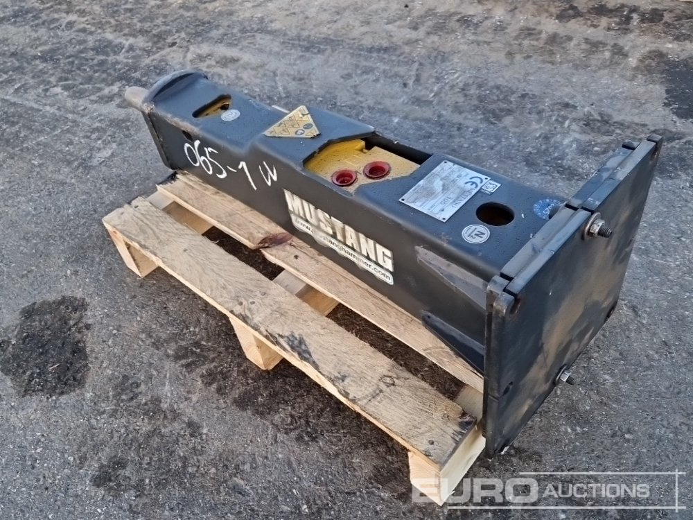 Mustang HM100 - Marteau hydraulique: photos 2 Mustang HM100 - Marteau hydraulique: photos 2