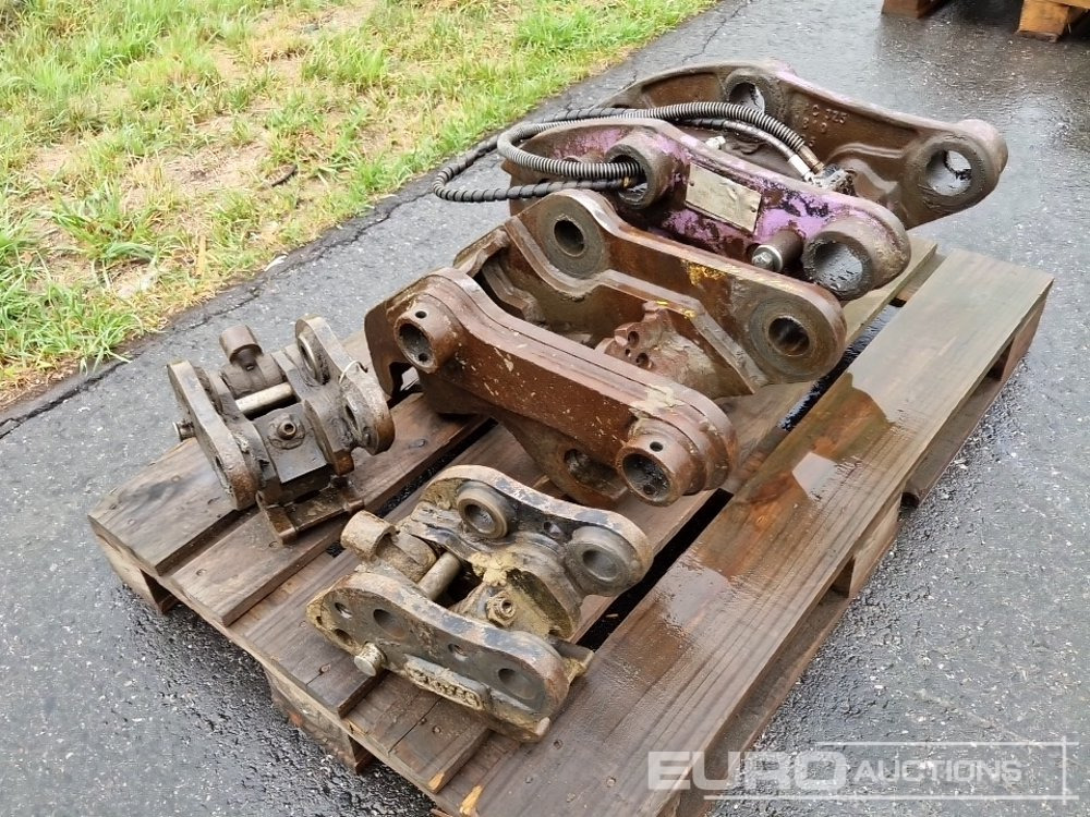 QH to suit Mini Excavator (4 of) - Attache rapide: photos 2 QH to suit Mini Excavator (4 of) - Attache rapide: photos 2