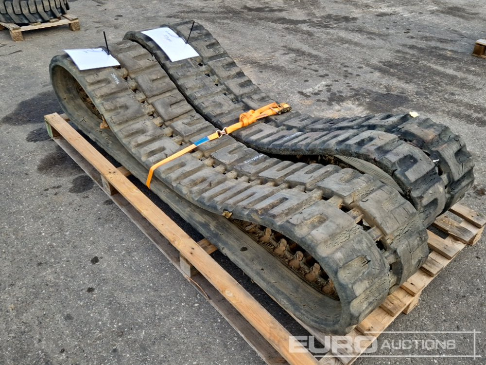 Rubber Tracks (2 of) - Chenille pour Engins de chantier: photos 4 Rubber Tracks (2 of) - Chenille pour Engins de chantier: photos 4