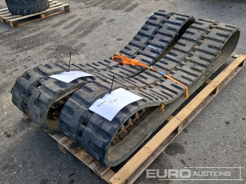Rubber Tracks (2 of) - Chenille pour Engins de chantier: photos 3 Rubber Tracks (2 of) - Chenille pour Engins de chantier: photos 3