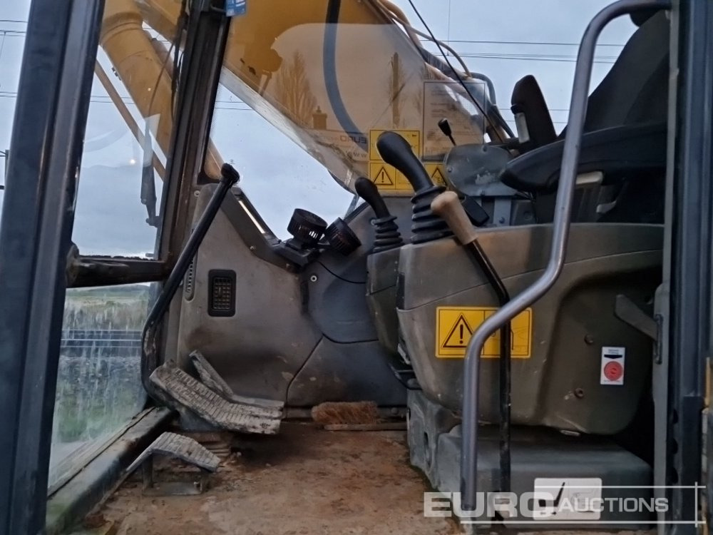 Pelle sur chenille Sany SY210C: photos 36