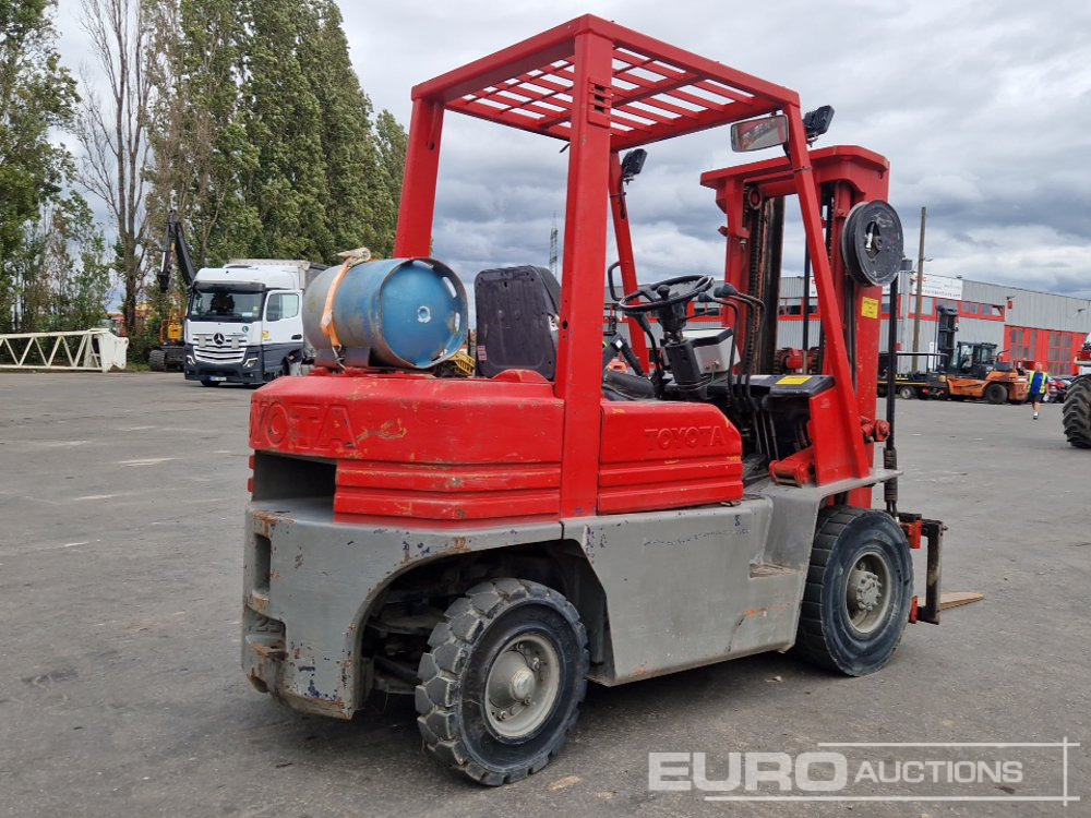 Toyota 42-5FGF 25 - Chariot élévateur: photos 4 Toyota 42-5FGF 25 - Chariot élévateur: photos 4