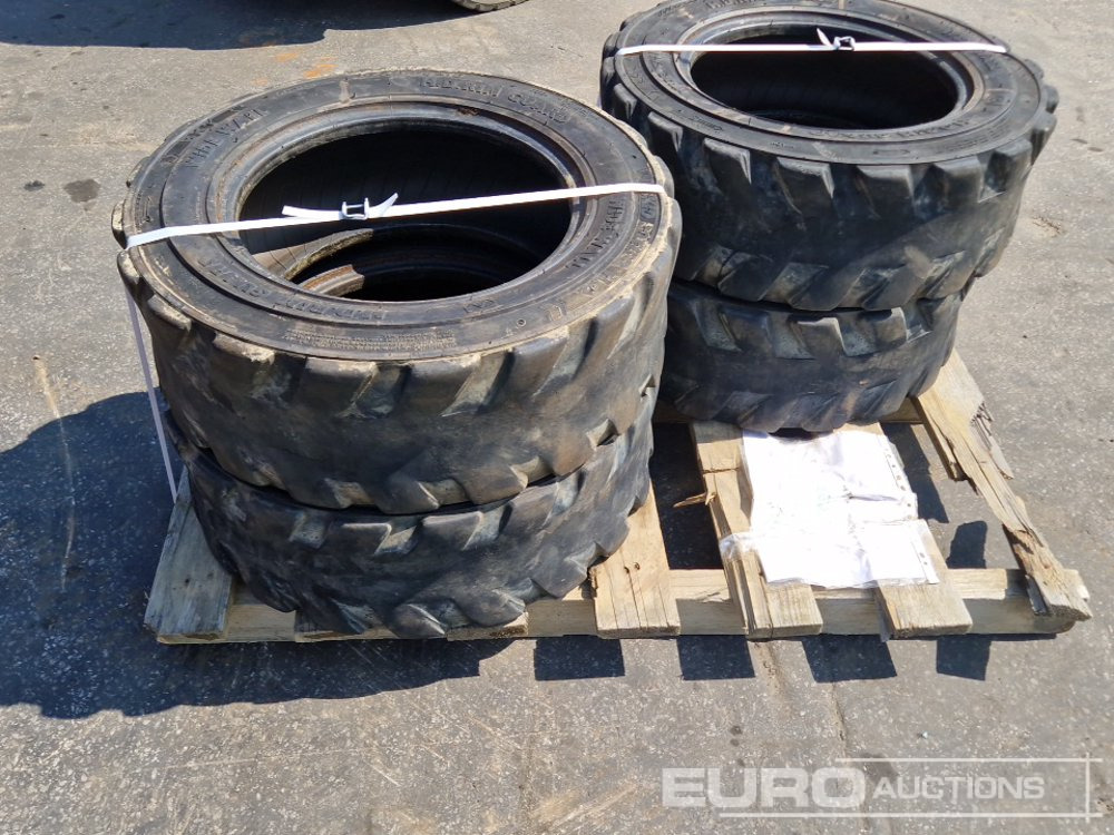 Tyres 27 X 8.50-15 (4 of) - Pneu: photos 2 Tyres 27 X 8.50-15 (4 of) - Pneu: photos 2