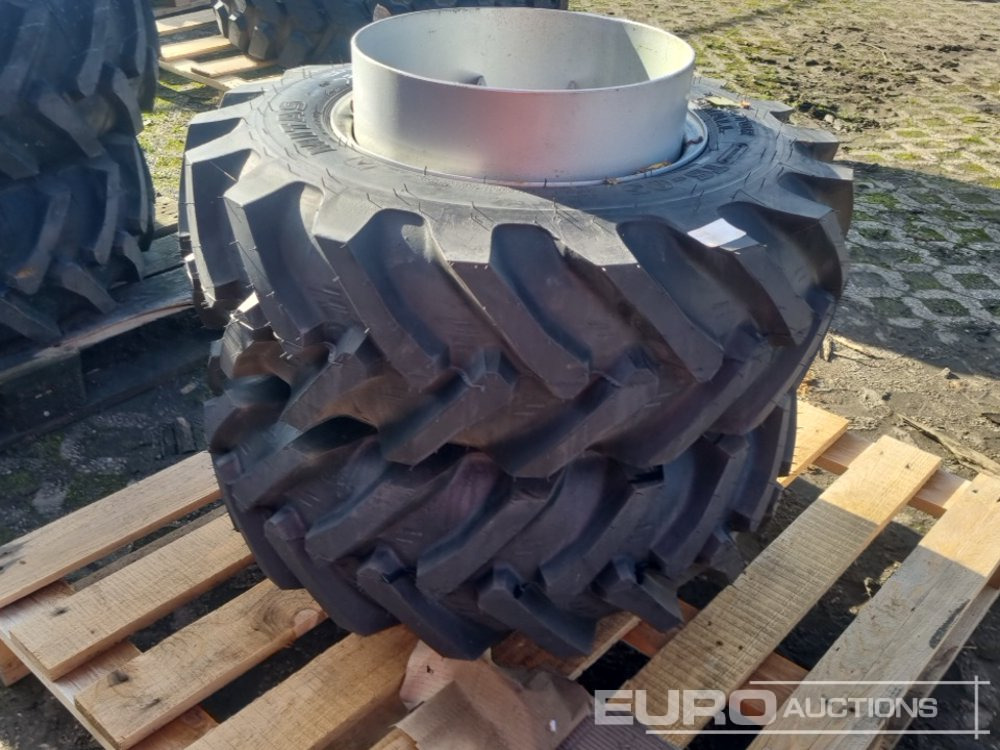 Unused Mitas 10.0/75-15.3 Tyre & Rim (2 of) - Pneu: photos 2 Unused Mitas 10.0/75-15.3 Tyre & Rim (2 of) - Pneu: photos 2