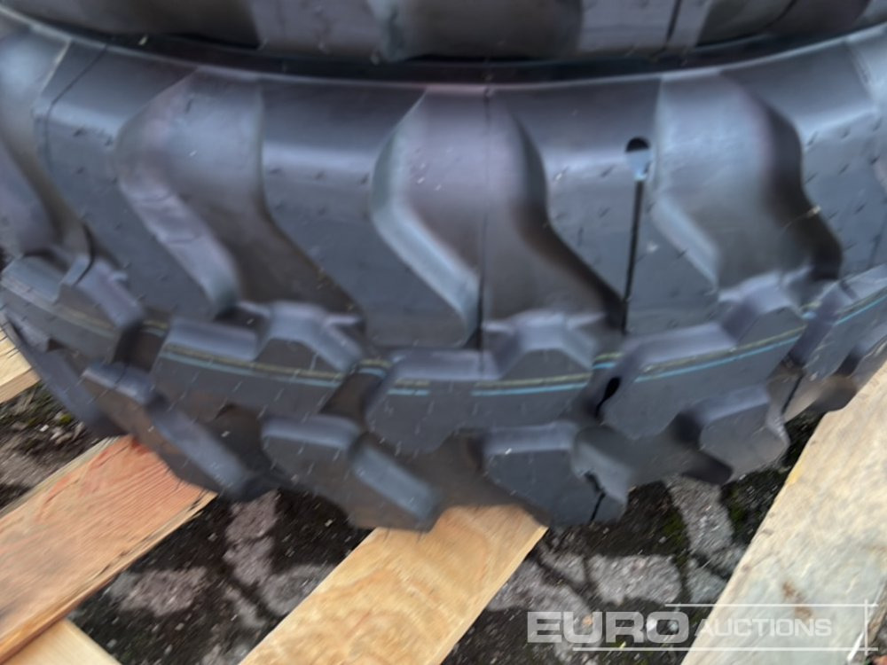 Unused Mitas 365/70R18 Tyre & Rim (2 of) - Pneu: photos 5 Unused Mitas 365/70R18 Tyre & Rim (2 of) - Pneu: photos 5