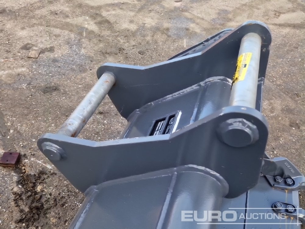 Godet neuf Unused Strickland 36" Loading Bucket to suit S45: photos 6 Godet neuf Unused Strickland 36" Loading Bucket to suit S45: photos 6